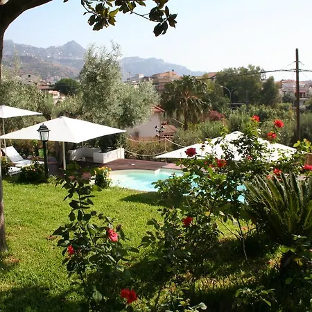 Bed and Breakfast Avocado Beyond Giardini Naxos