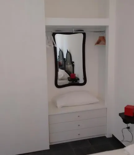 Bed and Breakfast Avocado Beyond 4*