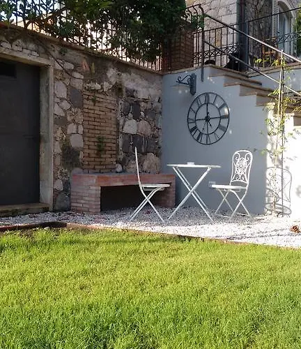 Bed and Breakfast Avocado Beyond Giardini Naxos