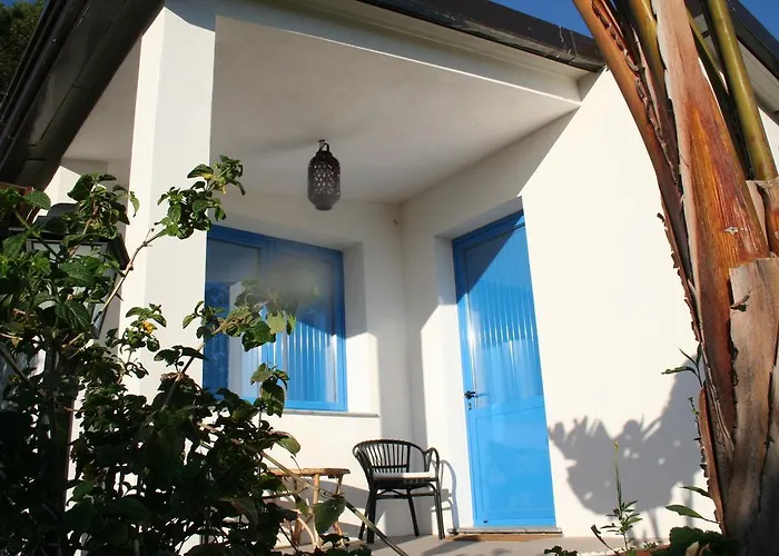 Bed and Breakfast Avocado Beyond 4*