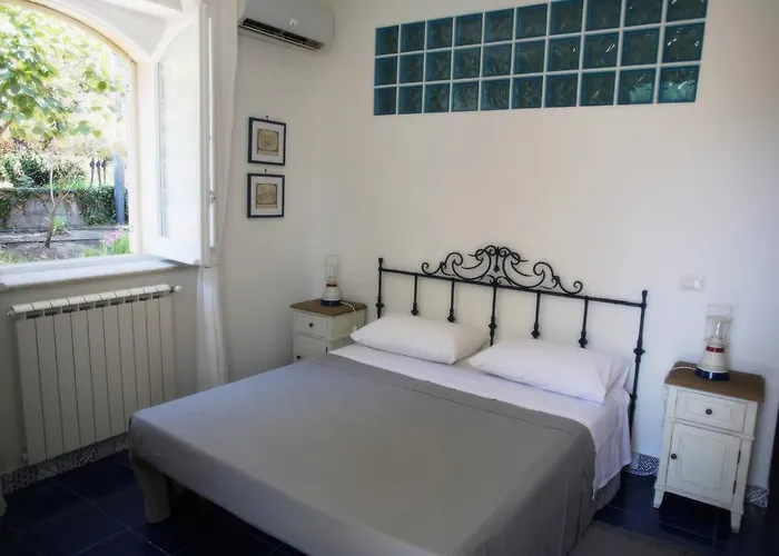 Bed & Breakfast Avocado Beyond Giardini Naxos
