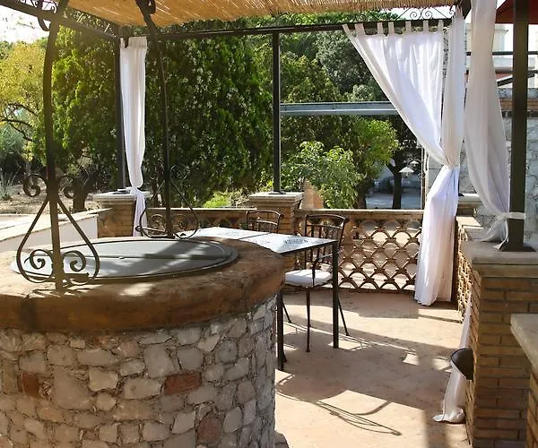 Avocado Beyond Bed and Breakfast Giardini Naxos