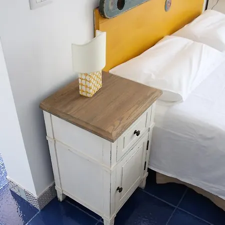 超越鳄梨住宿加早餐旅馆 住宿加早餐酒店 贾迪尼-纳克索斯