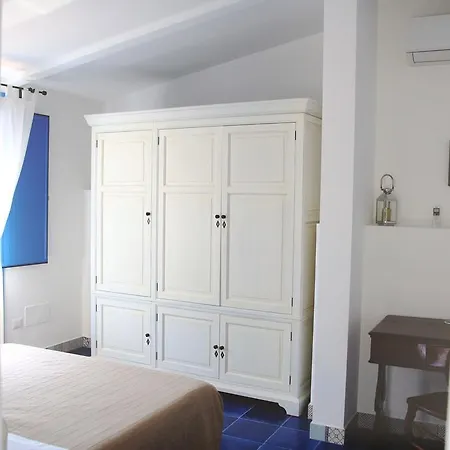 Avocado Beyond Bed & Breakfast 2*